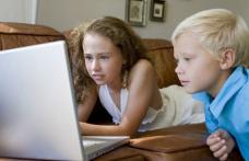 Copiii şi reţelele de socializare: Câţi părinţi verifică ce prieteni îşi fac copiii lor pe Facebook sau Messenger