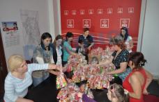 Femeile Social-Democrate dorohoiene au dus daruri copiilor de la centrele de apartamente din Dorohoi - FOTO