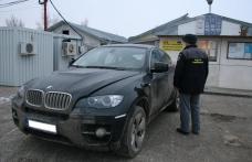 BMW X6 furat din Italia, descoperit la Stânca-Costeşti