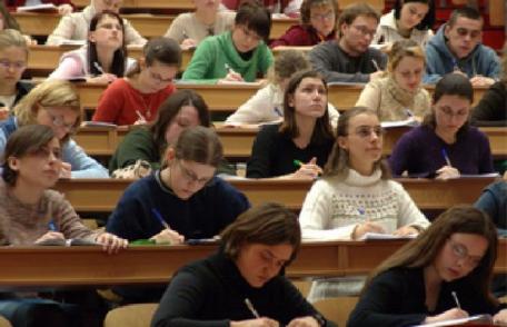 Veste proastă pentru studenţii români. Noul an universitar începe cu creşteri de taxe