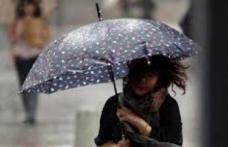 Meteorologii avertizează: Intensificări ale vântului, regim termic scăzut și brumă