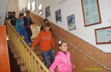 Exercițiu de evacuare ȋn caz de incendiu la Şcoala Gimnazială „Dimitrie Pompeiu” Broscăuți