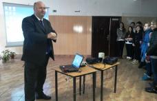 Elevii C.N. „Grigore Ghica” Dorohoi au fost informaţi - FOTO