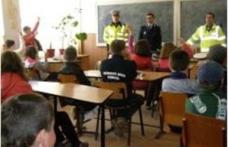 Noi întâlniri ale poliţiştilor cu elevii din Dorohoi, în cadrul programului „Școala altfel”