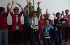 Școala de Vară „ARLECHIN” Botoșani, organizează cursuri de vară pentru copii şi tinerii - FOTO