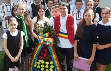 Ziua Eroilor sărbătorită de elevii Școlii Gimnaziale nr. 1 Văculești - FOTO