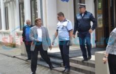 Cadru didactic din Dorohoi, scos de polițiști din sediul IȘJ Botoșani