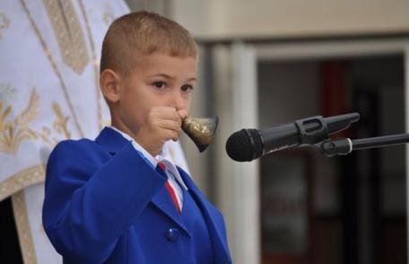A sunat clopoțelul unui nou început de an școlar la Scoala Gimnazială Mihail Kogălniceanu Dorohoi - FOTO