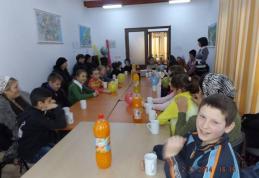 Centru de zi pentru copii – DUMBRĂVIŢA - sărbătoreşte - FOTO