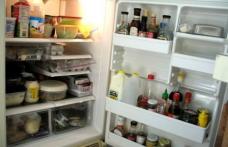 Cum scoți rapid mirosurile neplăcute din frigider