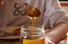 Cum recunoaştem mierea autentică