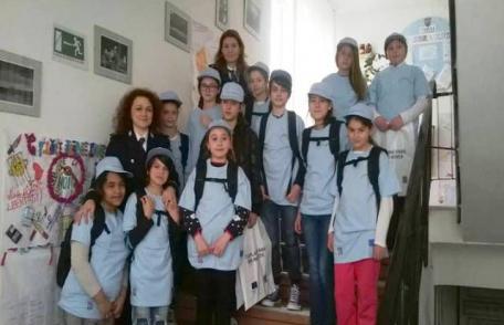 IPJ Botoșani: Campania de prevenire „Copilărie fără delincvenţă” - FOTO