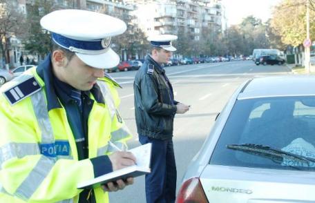 În care situații șoferii pot fi opriți în trafic de către poliție și ce documente trebuie să arate