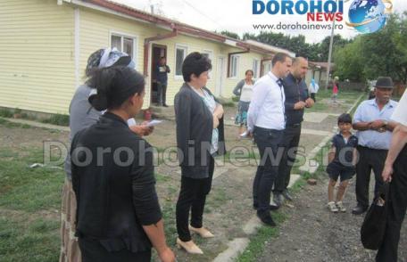 Campanie de informare şi educaţie sanitară în cartierul Drochia din Dorohoi - FOTO