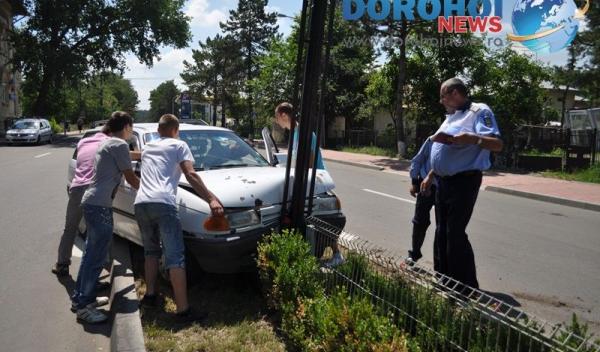 Accident produs la intrarea in Dorohoi_DSC_0479-05