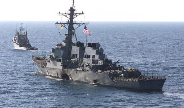 Distrugătorul american USS Cole