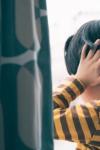 Copiii și adulții cu autism vor beneficia de la 1 octombrie de terapie decontată de CNAS