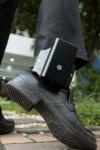 Reținut pentru refuzul de a purta brățara de monitorizare electronică