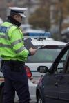 Două persoane reținute pentru infracțiuni rutiere. Au condus băuți și fără a deține permis