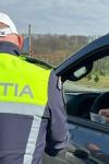 Depistat la volan, deși avea permisul de conducere retras