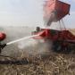 Utilaj agricol cuprins de flăcări la Dămideni. Focul a pornit de la un rulment defect care s-a supraîncălzit - FOTO