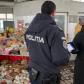 Acțiune a polițiștilor în Piața Centrală. Amendă de 20.000 de lei pentru comercializarea țigărilor de contrabandă