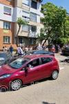 Accident în Dorohoi! Carambol într-o parcare după ce o mașină a fost scăpată de sub control - FOTO