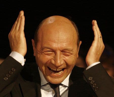 Basescu ne crede un popor de idioti. Probabil ca are dreptate
