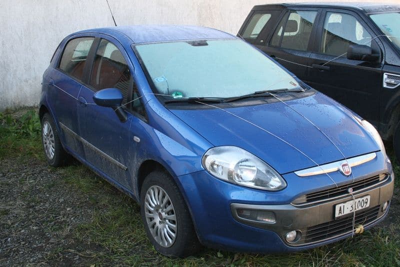 Fiat furat din Elveţia, descoperit la Stânca-Costeşti