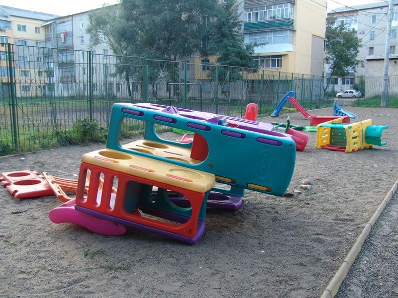 Loc de joaca din cartierul Plevna vandalizat      