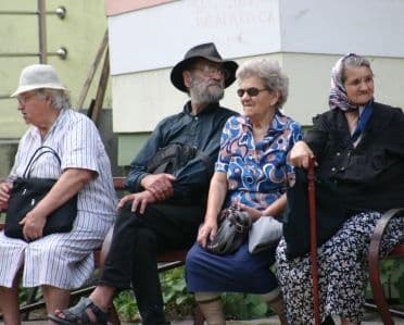 Zâmbete de copii pentru inimi de bătrâni