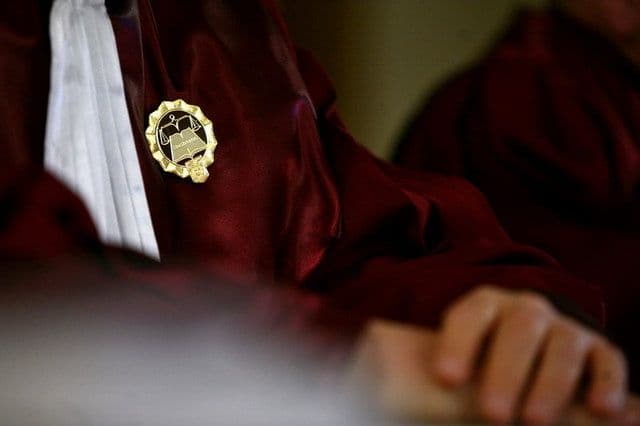 NEWS ALERT: Presedintele vs Curtea Constitutionala