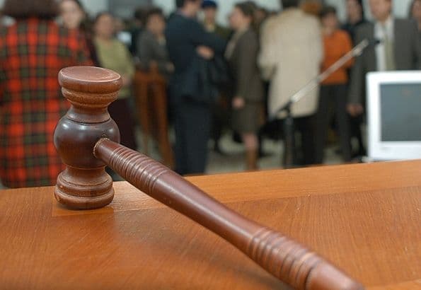 Încă un tribunal declară ilegală tăierea salariilor