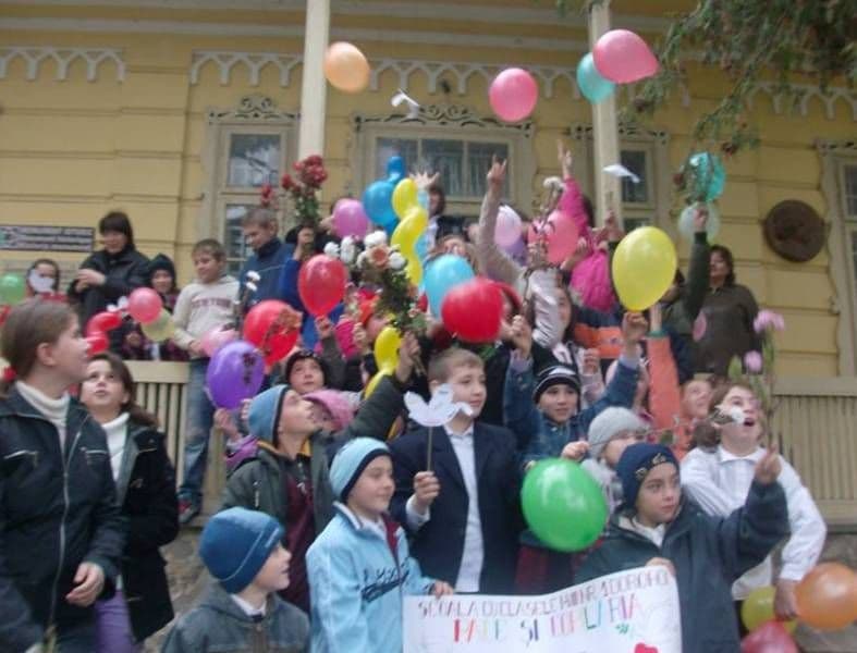 [GALERIE FOTO] „Pacea si Copilaria” - Sc. Gen. Nr.1 Dorohoi