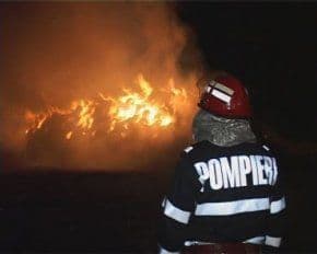 Furaje incendiate de un necunoscut