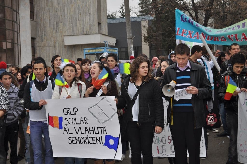 [VIDEO][FOTO] Elevii au protestat impotriva violentei