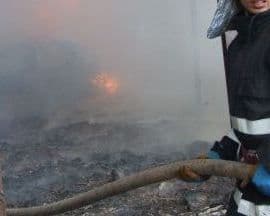 Furaje incendiate de un necunoscut