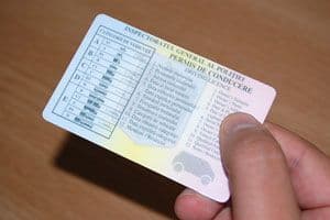 Tânăr prins fără permis de conducere la volan