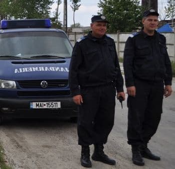 Jandarmii asigură ordinea publică în acest week-end la manifestări sportive şi artistice…