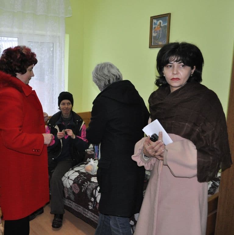[VIDEO][FOTO] „Bucuria darului” Femeile PSD-iste alaturi de batranii din Dorohoi