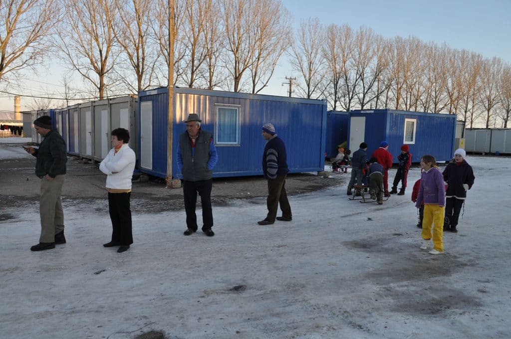 [VIDEO] Sinistraţii mulţumiţi de condiţiile din tabără