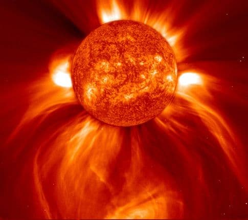 O noua eruptie solara ameninta Terra