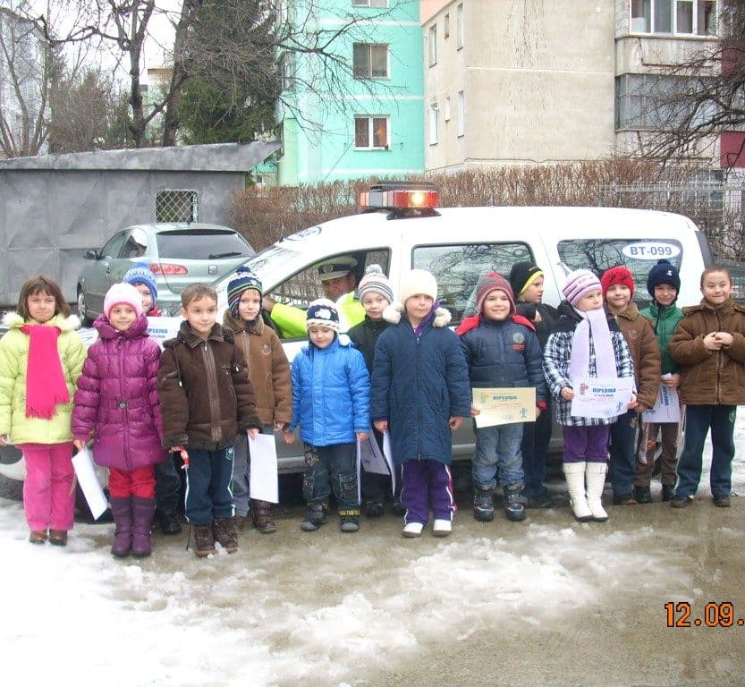  Copiii din Grădinița Nr. 8 Dorohoi au demonstrat că știu să circule corect