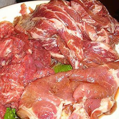 Carne prospătă de porc doar din import