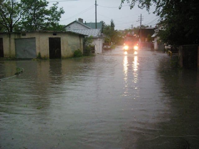 podul la inundatii