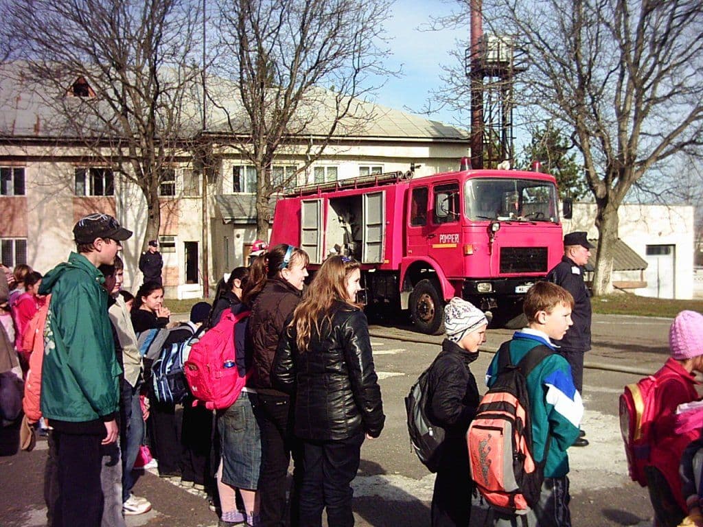 Copii la pompieri (3)