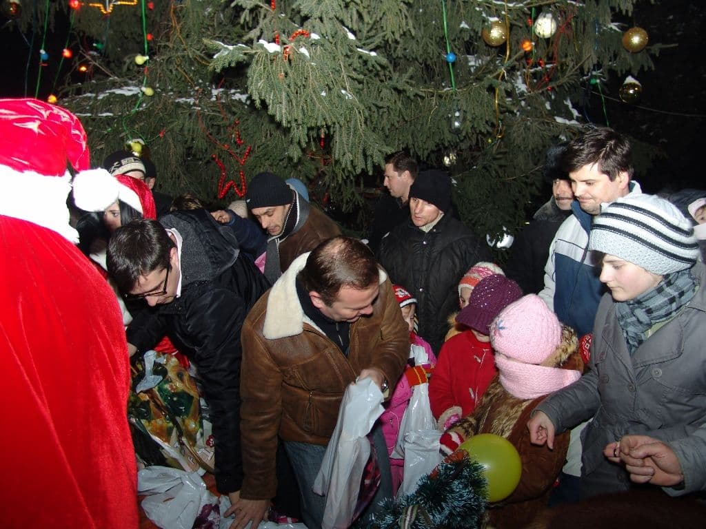 Mos Craciun a revenit in Dorohoi (2)