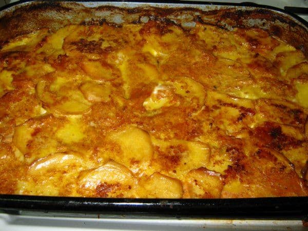 Musaca de cartofi, cu carne de pui   