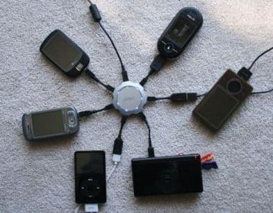 Din 2011 sunt obligatorii în UE încărcătoarele universale pentru telefoane 