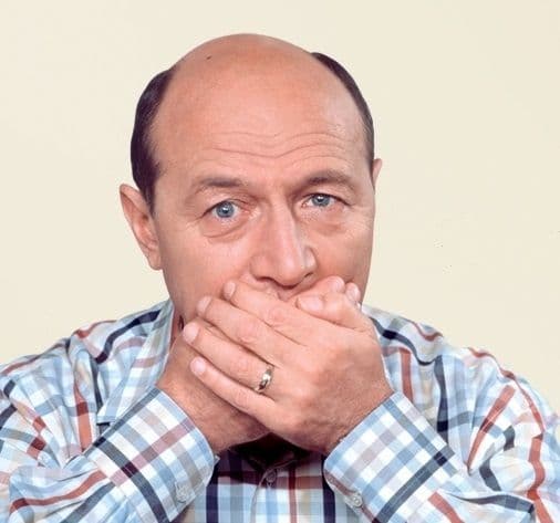 Băsescu acuzat că şi-a trimis odrasla agramată în PE şi vorbeşte despre nepotism